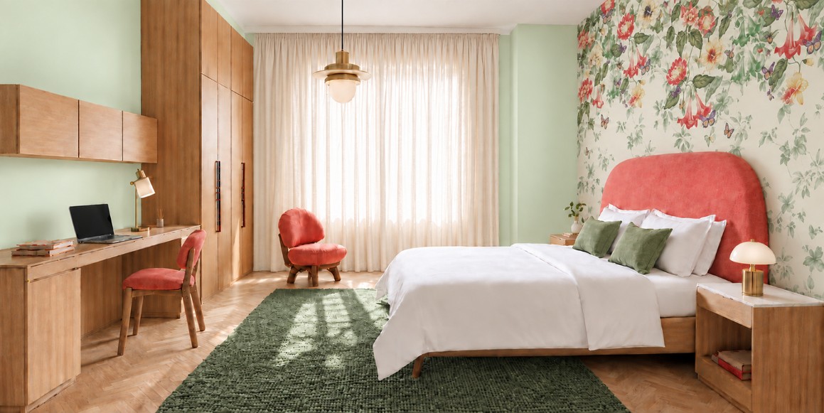 Progettazione cromatica di una camera da letto in stile Modern British con carta da parati Asterid – Mint di Little Greene